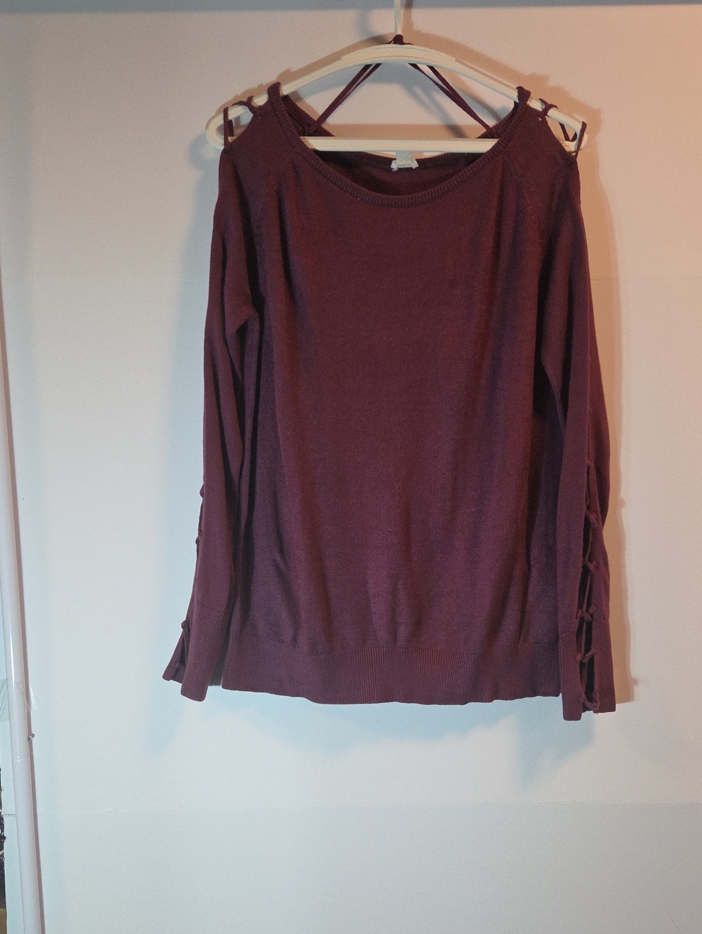 Garage Plum Cold Shoulder Sweater Lace Up Sleeves Size L